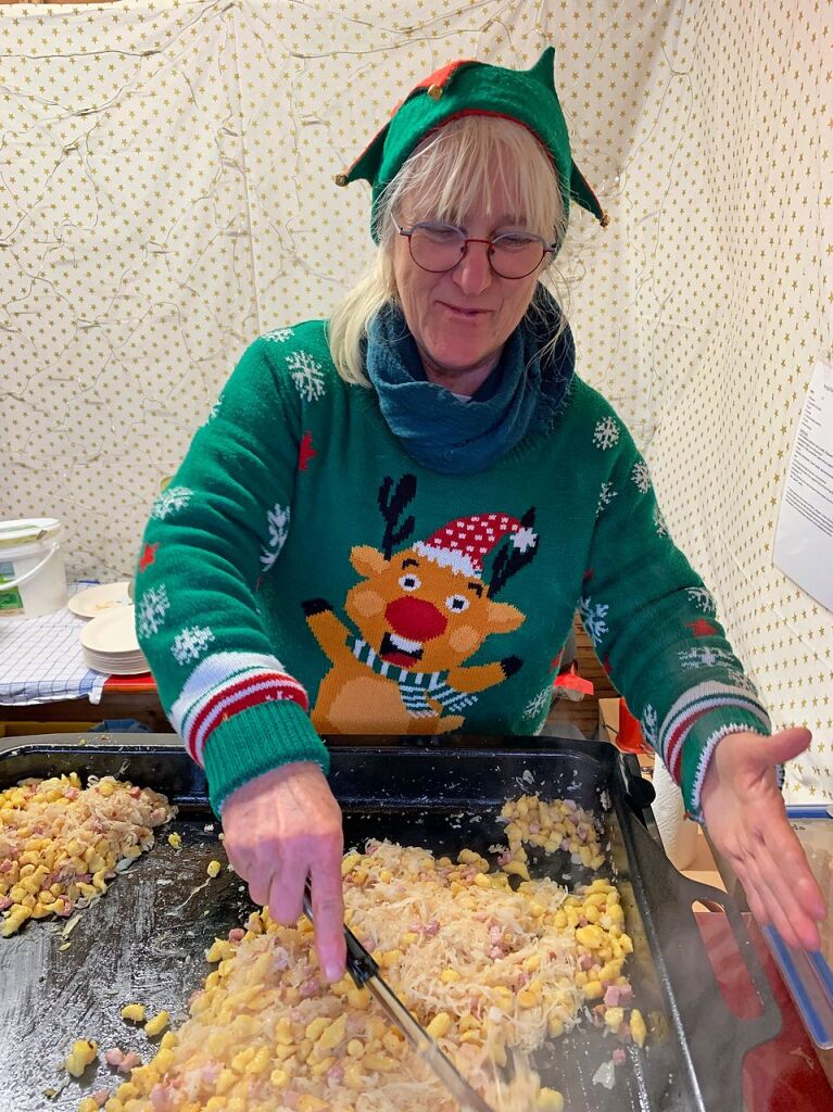 Gut besucht war der groe Weihnachtsmarkt mit seinen mehr als 65 Anbietern und einem bunten und vielfltigen Rahmenprogramm auf dem Umkircher Gutshof.