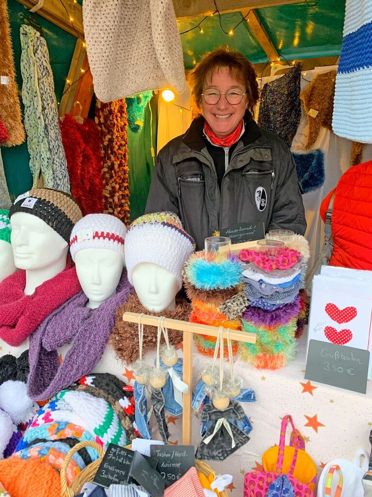 Gut besucht war der groe Weihnachtsmarkt mit seinen mehr als 65 Anbietern und einem bunten und vielfltigen Rahmenprogramm auf dem Umkircher Gutshof.