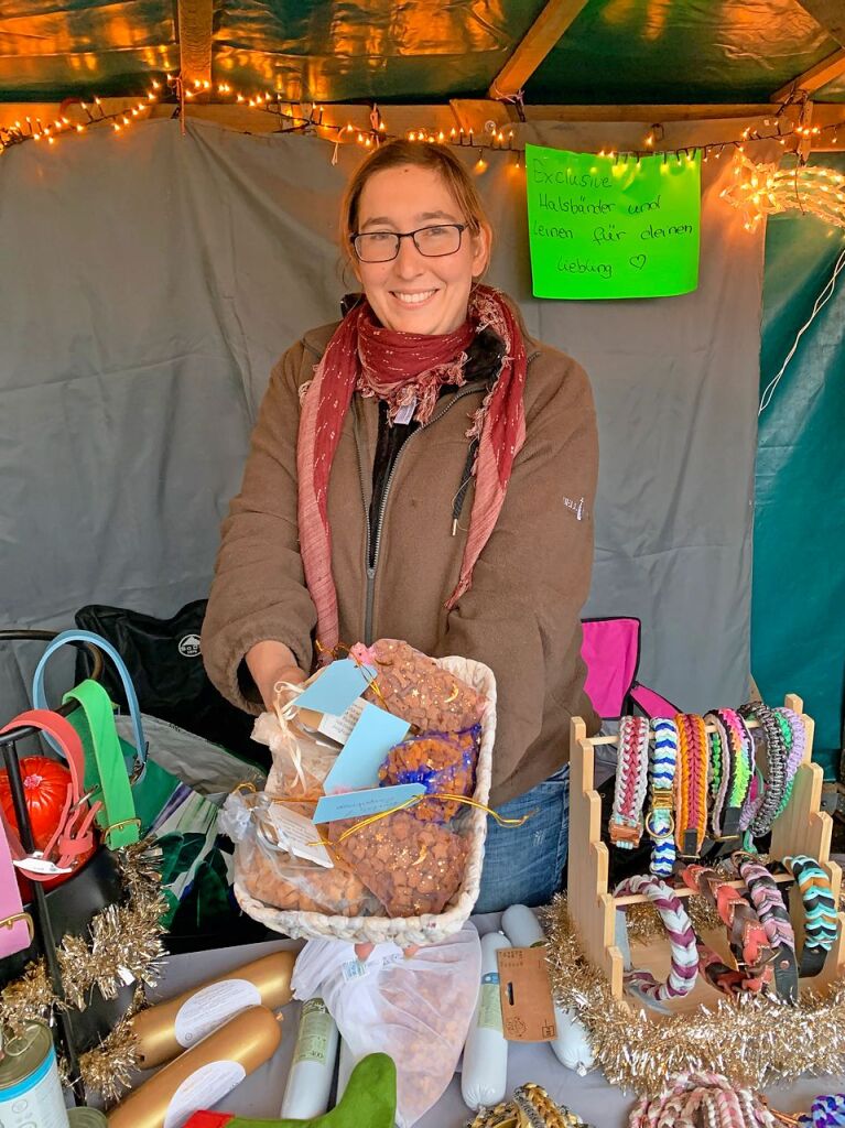 Gut besucht war der groe Weihnachtsmarkt mit seinen mehr als 65 Anbietern und einem bunten und vielfltigen Rahmenprogramm auf dem Umkircher Gutshof.