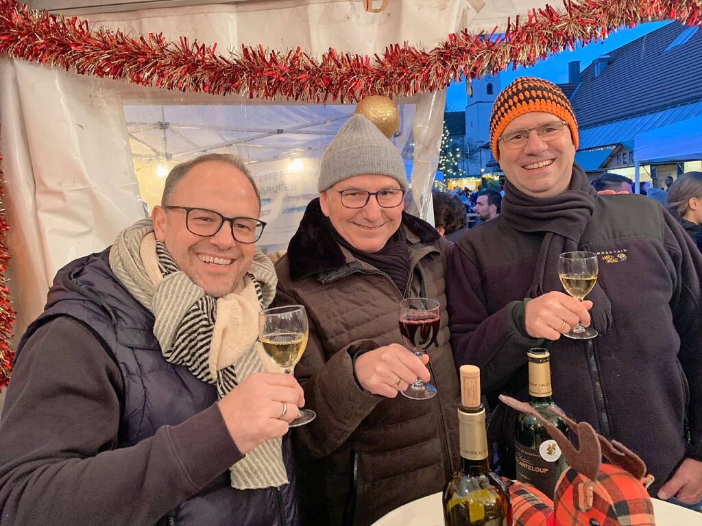 Gut besucht war der groe Weihnachtsmarkt mit seinen mehr als 65 Anbietern und einem bunten und vielfltigen Rahmenprogramm auf dem Umkircher Gutshof.