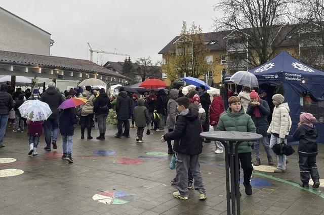 Weihnachtsmarkt Nollingen trotzt der Nsse