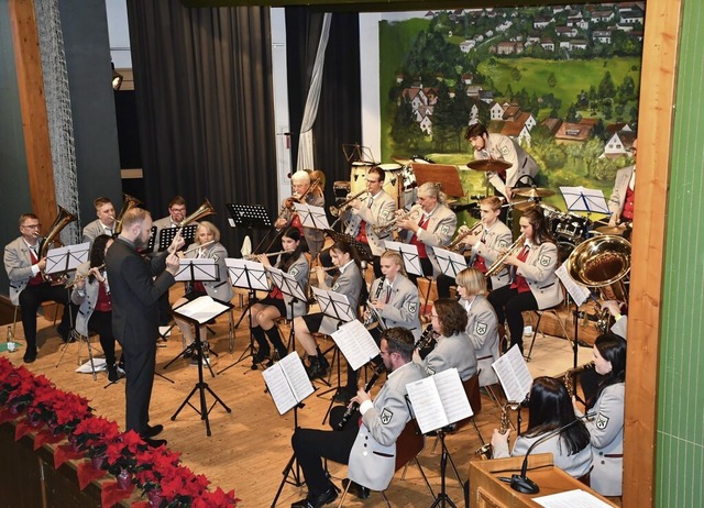 Die Blaskapelle Eichsel unter der Leit...ruckende Leistung beim Jahreskonzert.   | Foto: Heinz und Monika Vollmar