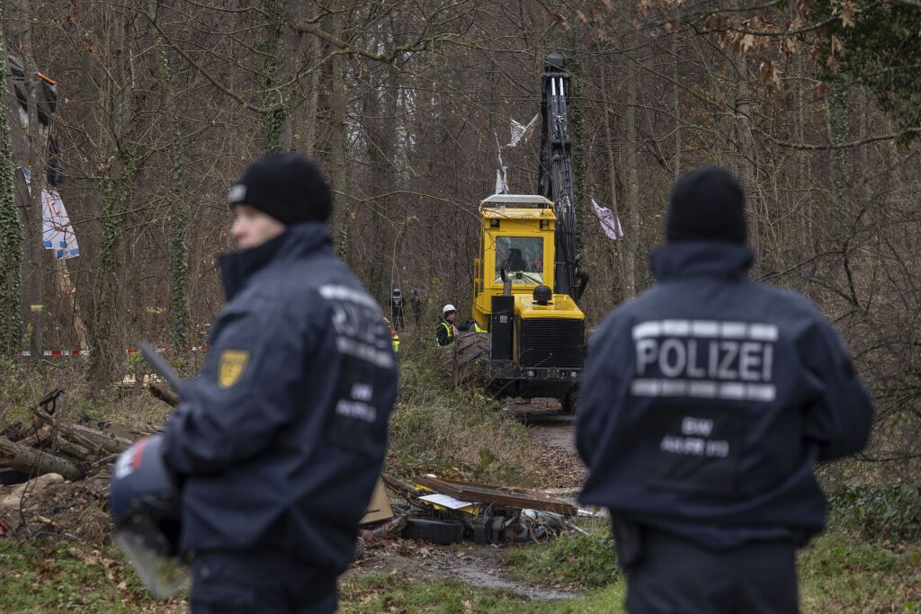 Rodung des Langmattenwldchens fr Freiburg-Dietenbach hat begonnen.