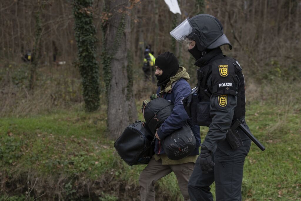 Rodung des Langmattenwldchens fr Freiburg-Dietenbach hat begonnen.