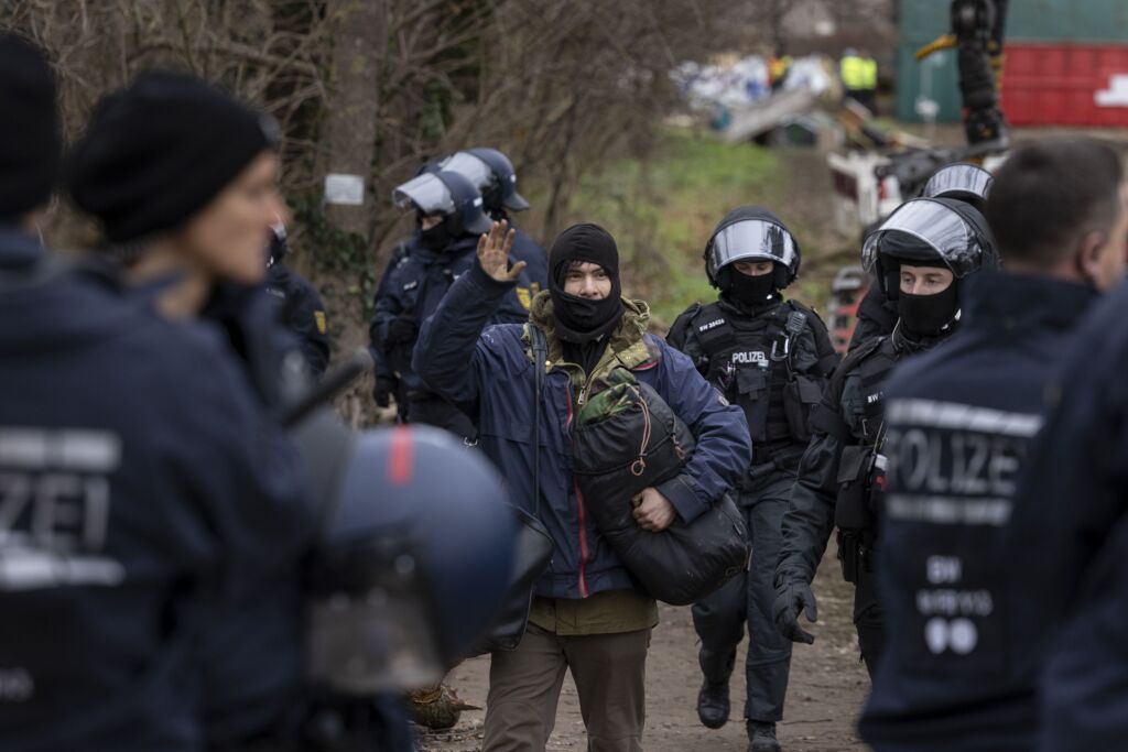 Rodung des Langmattenwldchens fr Freiburg-Dietenbach hat begonnen.