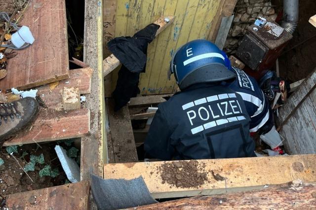 Wie ein einbetonierter Besetzer bei der Rumung in Freiburg-Dietenbach aus einem Erdloch gerettet wurde