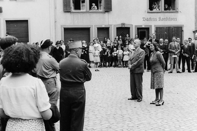 Brgermeister Alois Schnorr mit seiner... am Tag der Amtseinfhrung im Mai 1945  | Foto: Privates Archiv