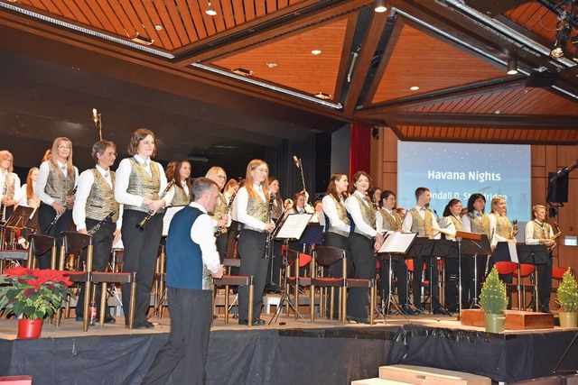 Zum Jahreskonzert hatte die Stadtmusik...ustadt ins Kurhaus Titisee eingeladen.  | Foto: Thomas Biniossek