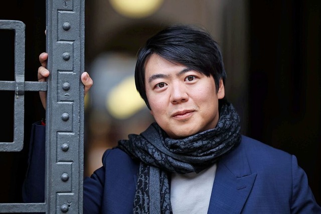 Der Pianist Lang Lang kommt im Oktober nach Freiburg.  | Foto: Jan Woitas (dpa)