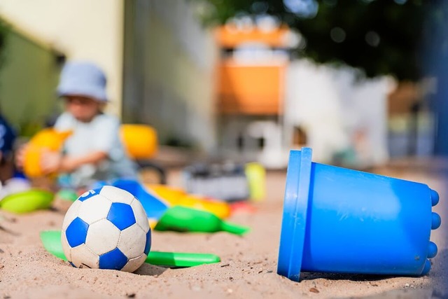 Auch fr die Kinderbetreuung werden in Lahr knftig weniger Mittel bereitstehen.  | Foto: Christoph Soeder (dpa)