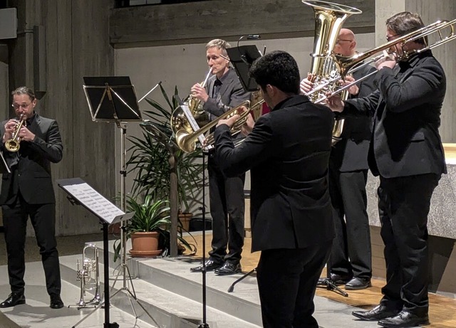 Das Quintett Rheinklang mit Trompeter ...chsvolles Hrerlebnis in Todtnauberg.   | Foto: Eva Wollweber