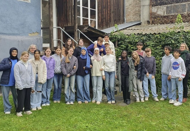 Schlerinnen und Schler der Klasse 8f...m Blauen Haus in Breisach informiert.   | Foto: Sonja Klenk