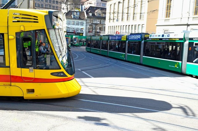 Die Basler Verkehrsbetriebe bauen ihr Angebot in den Nchten aus.  | Foto: Savera Kang