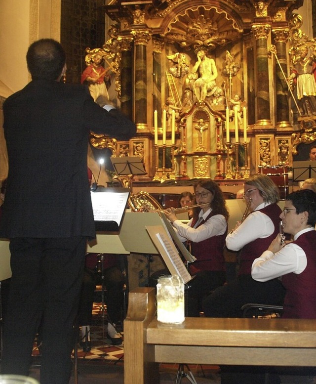 Der Musikverein Oberwihl begeisterte u...eban  in der vollen Oberwihler Kirche.  | Foto: Karin Stckl-Steinebrunner