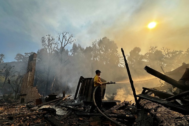 Grundst&uuml;cke in der Region sind verw&uuml;stet.  | Foto: Eugene Garcia/AP