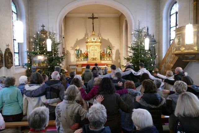 Weltfriedensandacht zeiht in Unfrieden von Waldkirch nach Emmendingen