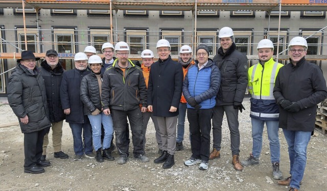 Landrat Thorsten Erny (Mitte) und die ...r die Landratsamtsauenstelle in Kehl  | Foto: Kai Hockenjos, Landratsamt Ortenaukreis