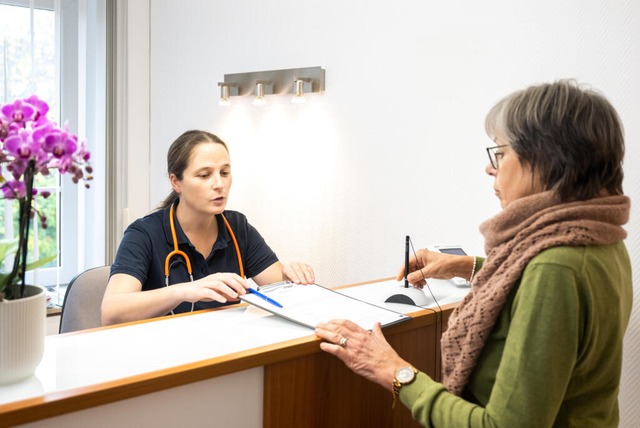 Die Kosten im Gesundheitswesen steigen...und Entlastungen bei der Steuer geben.  | Foto: Benjamin Nolte (dpa)