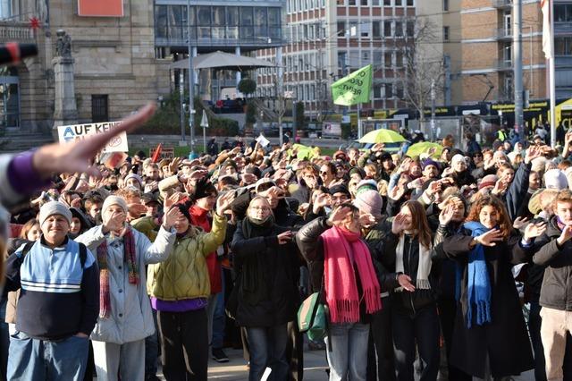 In der Freiburger Innenstadt demonstrierten rund 900 Studierende gegen Rechts.