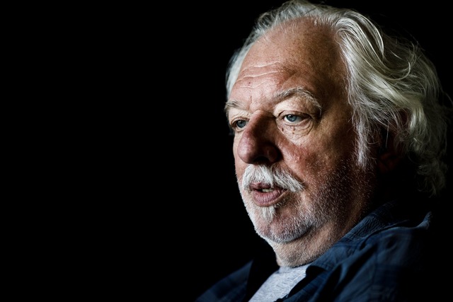 Wolfgang Becker, Filmregisseur, sprich...s 2019 in seinem Atelier. (Archivbild)  | Foto: Carsten Koall/dpa