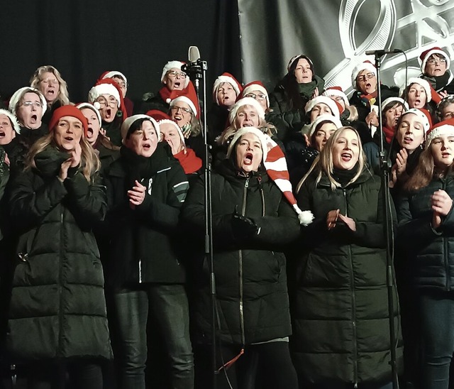 Mitreiend und stimmgewaltig: der Gospelchor  | Foto: Petra Wunderle