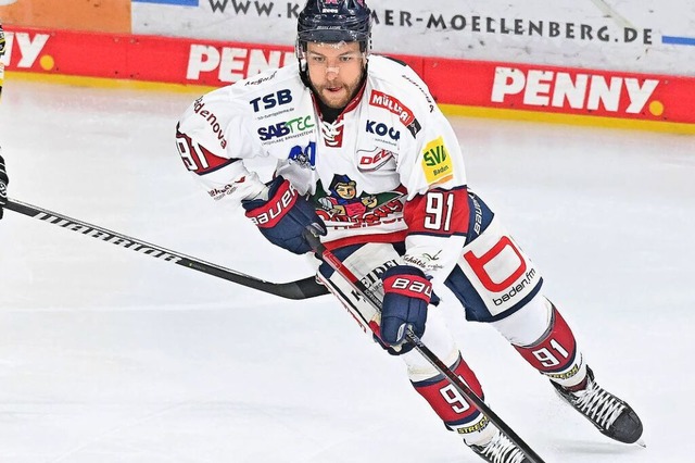 Traf fr den EHC: Tomas Schwamberger  | Foto: IMAGO/osnapix/Duckwitz