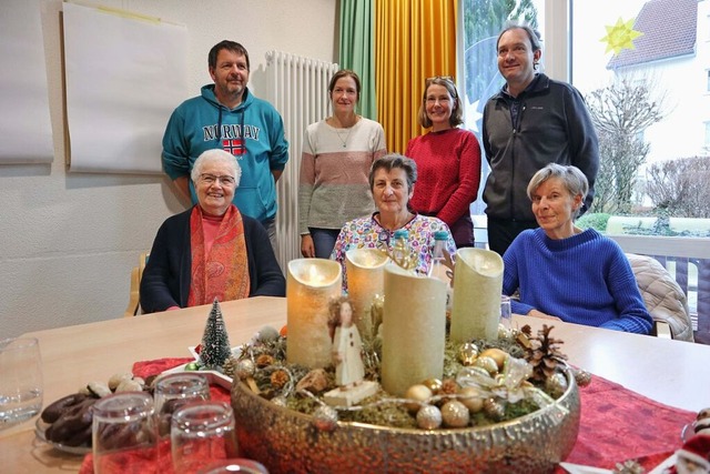 Zusammen mit einem Helferteam kmmern ... Stefan Schmidt und Christine Weigand.  | Foto: Thomas Winckelmann