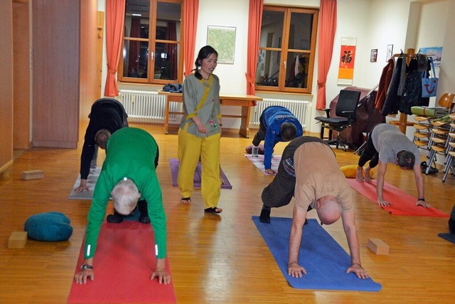 Strkung der gesamten Krpermuskulatur...leiterin Binh Le Thi auf dem Programm.  | Foto: Christiane Sahli