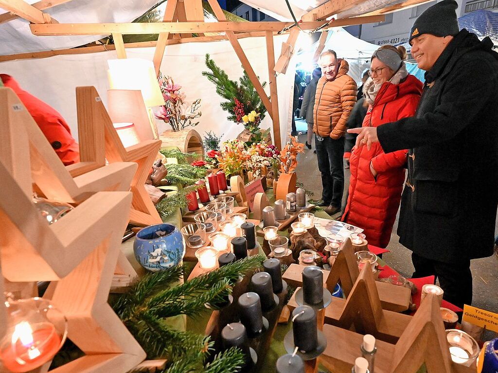 Gut besucht ist der Denzlinger Weihnachtsmarkt, der noch bis Sonntagabend zum Bummeln einldt.