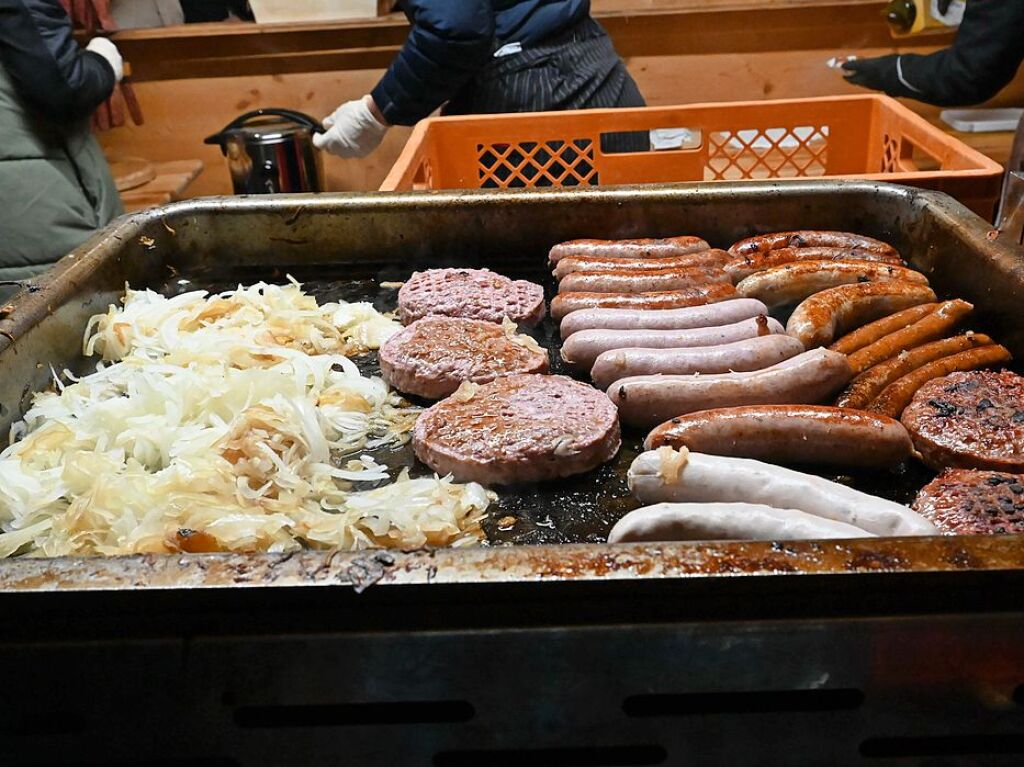 Gut besucht ist der Denzlinger Weihnachtsmarkt, der noch bis Sonntagabend zum Bummeln einldt.