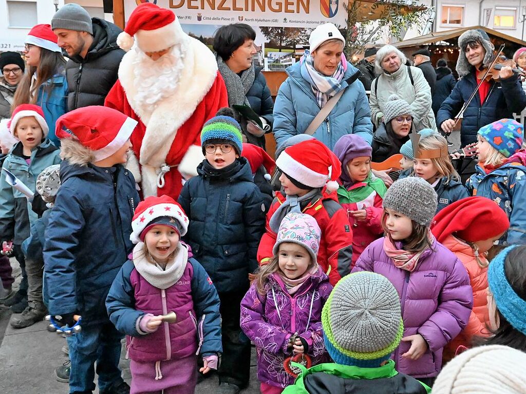 Gut besucht ist der Denzlinger Weihnachtsmarkt, der noch bis Sonntagabend zum Bummeln einldt.