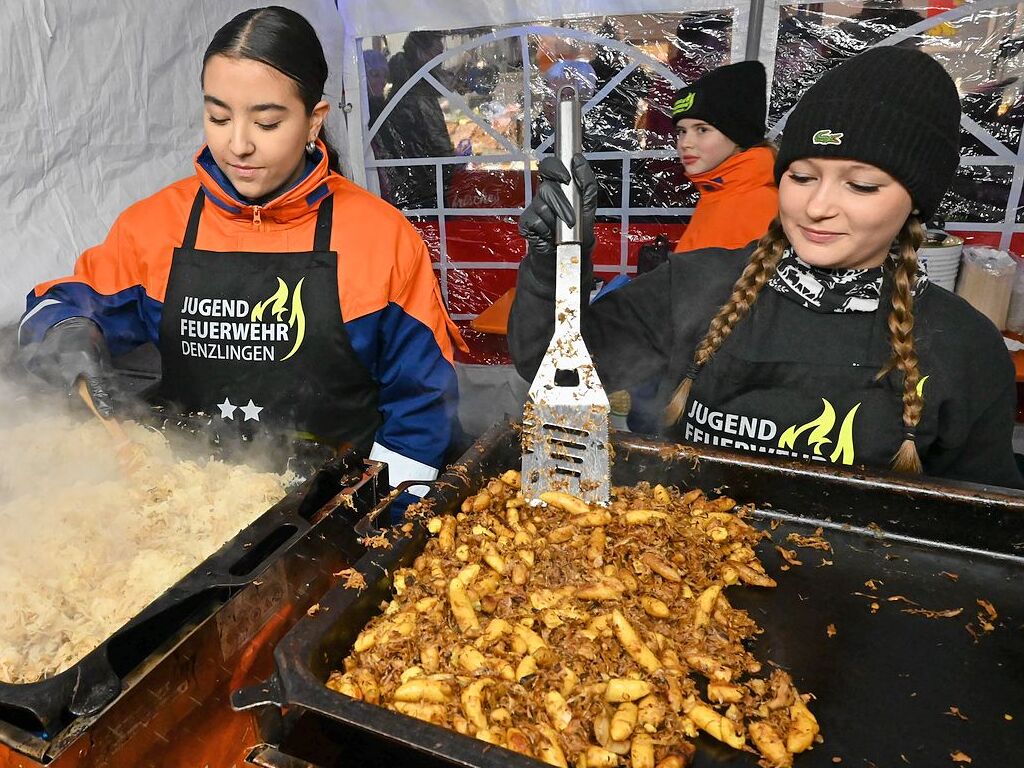 Gut besucht ist der Denzlinger Weihnachtsmarkt, der noch bis Sonntagabend zum Bummeln einldt.