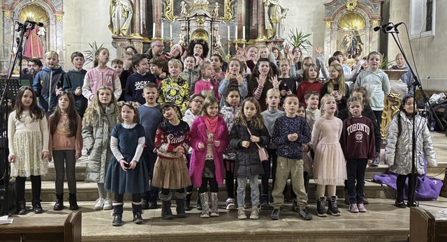 Mit viel Freude gestalteten die Schle... ihr weihnachtliches Konzertprogramm.   | Foto: Regina Erb-Schalk