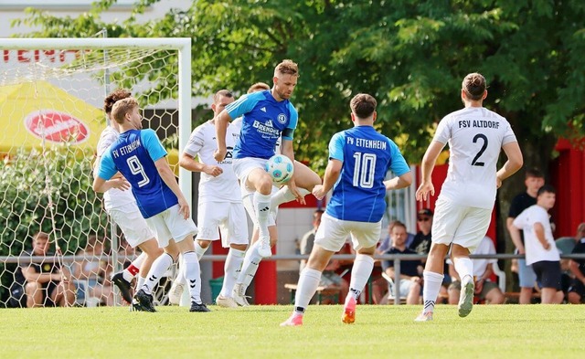 Bei der Stadtmeisterschaft trafen der ...FC Ettenheim-Altdorf gegrndet werden.  | Foto: Martin Ullrich