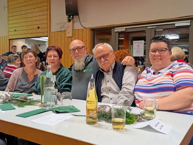 Soziales Engagement ist den Helferinne...Glaisner und Petra Dielin (von links)  | Foto: Eva Wollweber