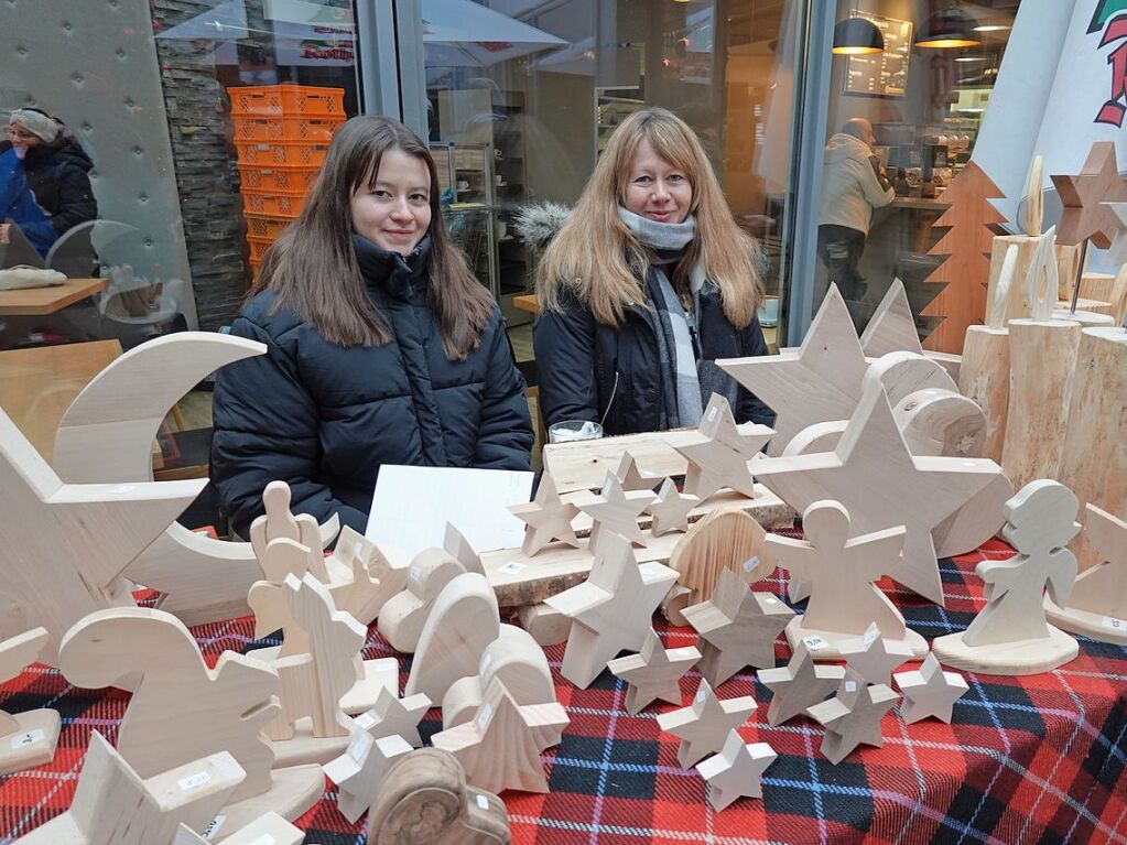 Weihnachtsbume sowie schne Dinge zum Daranhngen und Darunterliegen gab es beim Weihnachtsmarkt in Rickenbach.