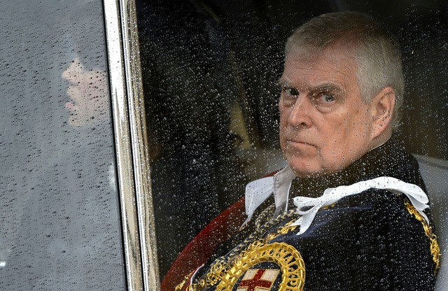 Der britische Prinz Andrew ist erneut in den Negativschlagzeilen. (Archivbild)  | Foto: Toby Melville/Pool Reuters/AP