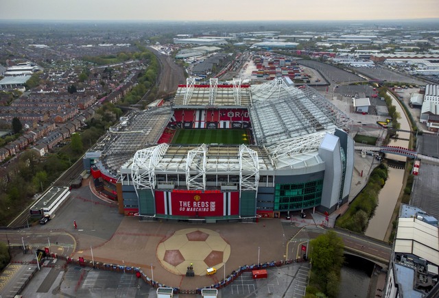 Im Stadion von Manchester United gibt ...r M&auml;nner mit Blasenschw&auml;che.  | Foto: Peter Byrne/PA Wire/dpa