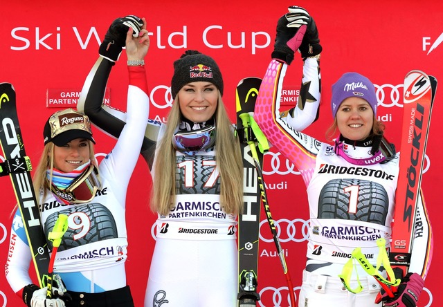 Viktoria Rebensburg (r) traut Lindsey Vonn (M) Gro&szlig;es zu.  | Foto: Stephan Jansen/dpa