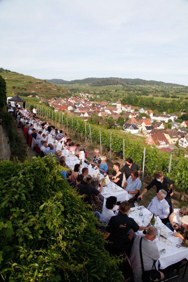 Beim Event &#8222;die lange Schlossber...hes Fnf-Gnge-Men in den Weinbergen.  | Foto: Markus Hemmerich