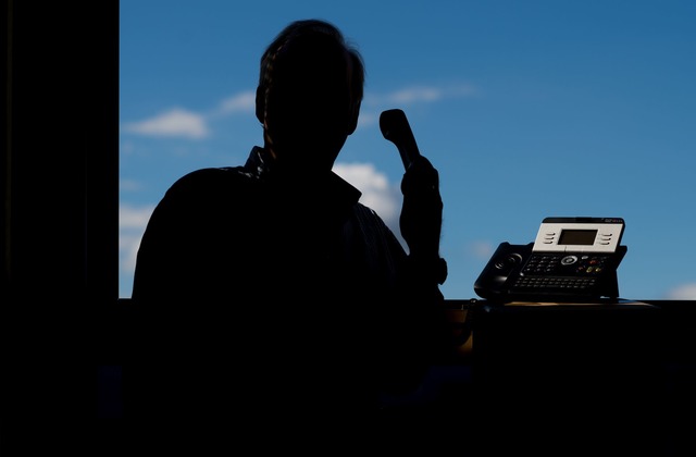 Bei einem internationalen Einsatz habe...tr&uuml;gern zerschlagen. (Symbolbild)  | Foto: Julian Stratenschulte/dpa