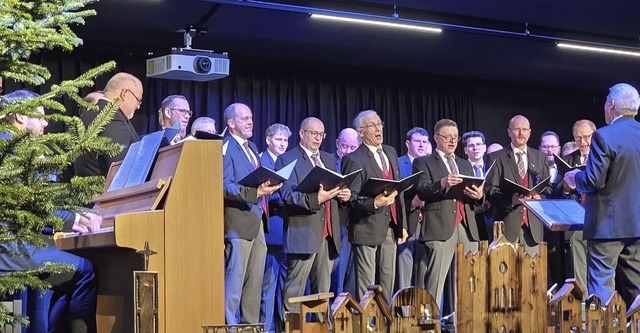 Der MGV Liederkranz Kippenheim konnte ...rigent Franz-Josef Kindle berzeugen.   | Foto: Silvia Schillinger-Teschner