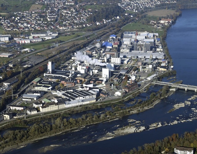 Der Evonik-Standort in Rheinfelden. Hi...Messtechnikspezialist E+H kooperieren.  | Foto: Erich Meyer