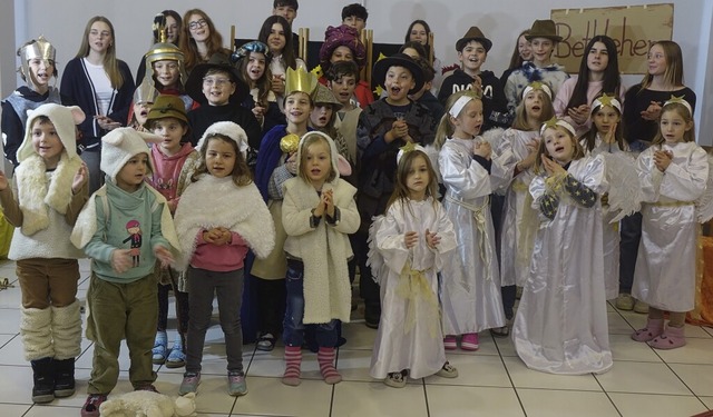 Mit Freude und Elan proben die Kinder ...penspiel in der Petruskirche in Herten  | Foto: Roswitha Frey