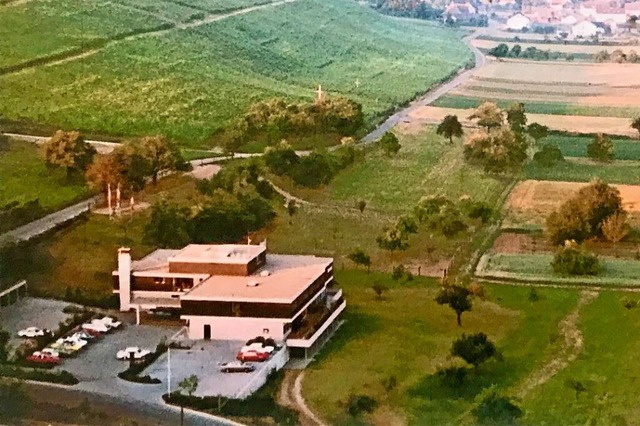 Ein Foto von rosigeren Zeiten des Hote...otel in den 1970er- und 1980er-Jahren.  | Foto: Jutta Schtz