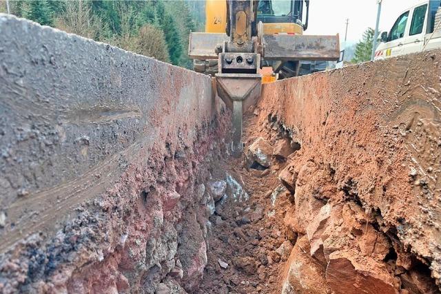 Steiniger Untergrund und die Ersatzbaustoffverordnung verteuern Breitbandausbau in St. Blasien