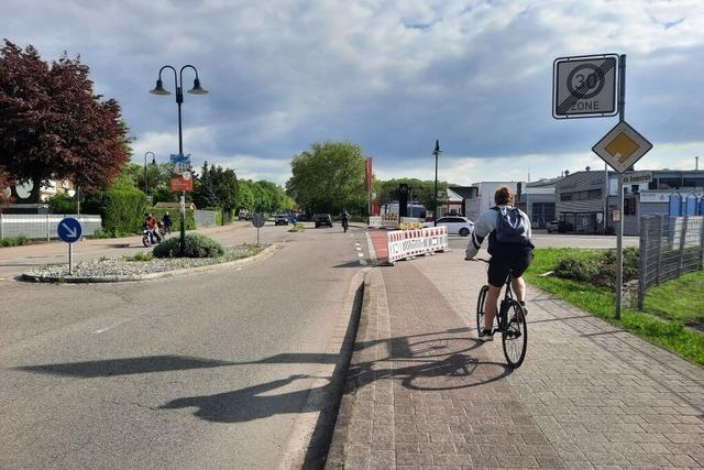 43-Jhriger wird in Gundelfingen von Auto erfasst und muss ins Krankenhaus