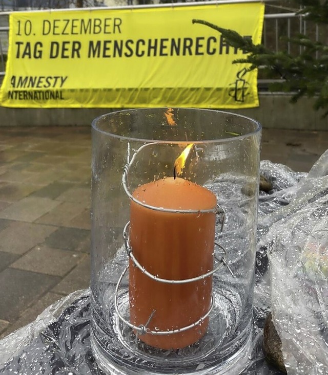 Die Amnesty-International-Ortsgruppe B...rinnert an den Tag der Menschenrechte.  | Foto: Amnesty International Ortsgruppe Bad Krozingen