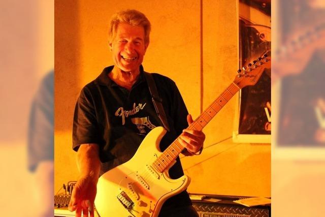 Uwe Tittmanns schnstes Weihnachtsgeschenk: eine Fender Stratocaster Gitarre