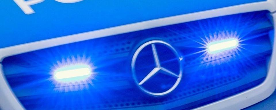 Seite von Auto in Obereggenen verbeult – Verursacher flchtet